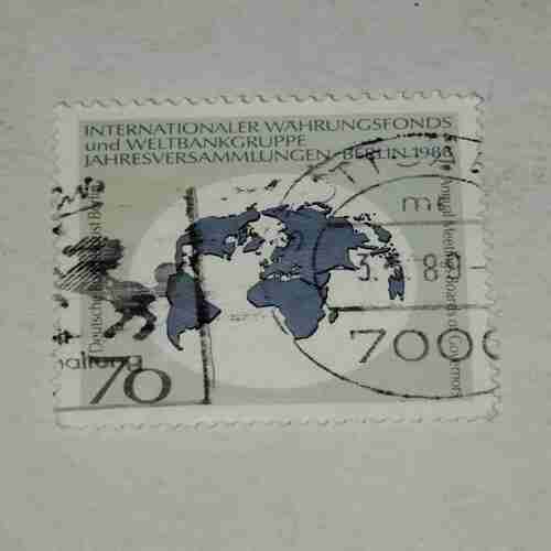 MAP OF THE WORLD (INTRNATIONAL , BERLIN 1988 ) MAP OF THE WORLD (INTRNATIONAL , BERLIN 1988 )