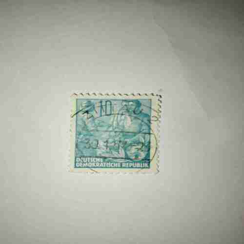 DEUTSCHE DEMOKATISCHE REPUBLIK 10 POSTAGE STAMP DEUTSCHE DEMOKATISCHE REPUBLIK 10 POSTAGE STAMP
