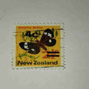 NEW ZEALAND 4Cent POSTAGE , MAGPIE MOTH STAMP NEW ZEALAND 4Cent POSTAGE , MAGPIE MOTH STAMP