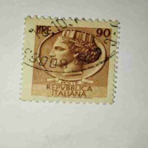 REPVBBLICA ITALIANA 90 POSTAGE STAMP REPVBBLICA ITALIANA 90 POSTAGE STAMP