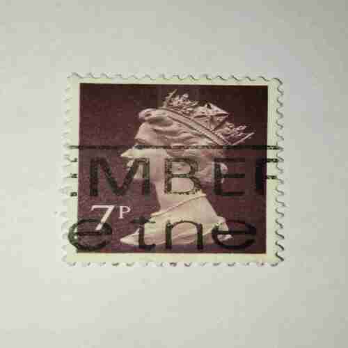 GREAT BRITAIN QUEEN ELIZABETH 7Pence POSTAGE STAMP