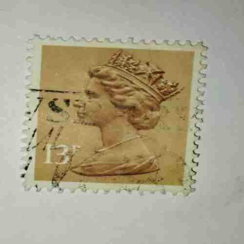 GREAT BRITAIN QUEEN ELIZABETH 13Pence POSTAGE STAMP GREAT BRITAIN QUEEN ELIZABETH 13Pence POSTAGE STAMP