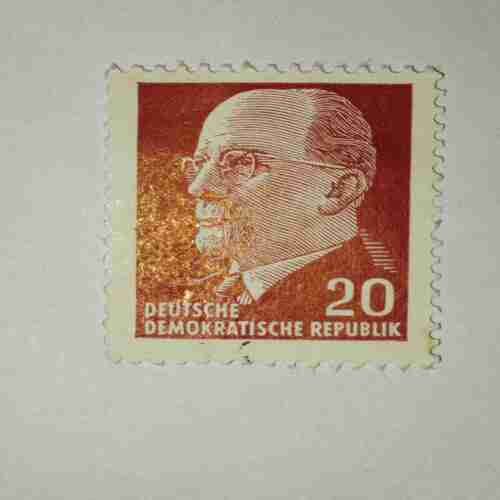 DEUTSCHE DEMOKATISCHE REPUBLIK 20 POSTAGE STAMP DEUTSCHE DEMOKATISCHE REPUBLIK 20 POSTAGE STAMP