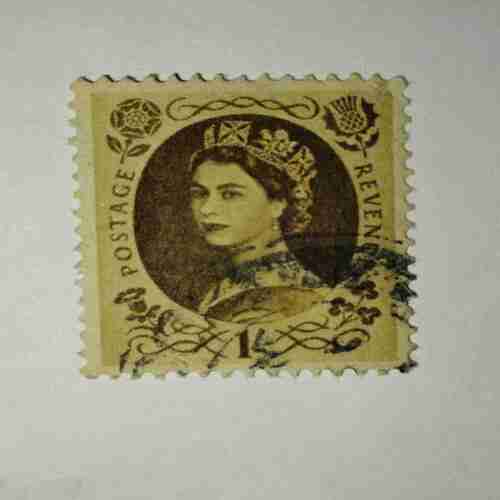 GREAT BRITAIN QUEEN ELIZABETH 1Pence POSTAGE STAMP GREAT BRITAIN QUEEN ELIZABETH 1Pence POSTAGE STAMP