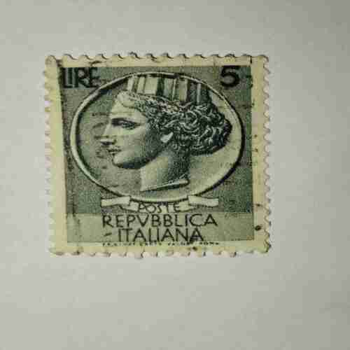 REPVBBLICA ITALIANA 5 POSTAGE STAMP REPVBBLICA ITALIANA 5 POSTAGE STAMP