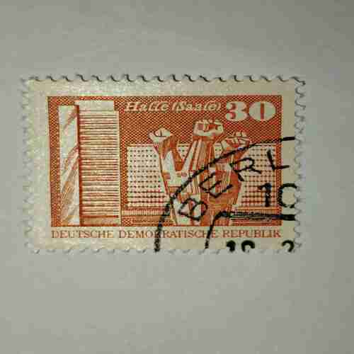 DEUTSCHE DEMOKATISCHE REPUBLIK 30 POSTAGE STAMP DEUTSCHE DEMOKATISCHE REPUBLIK 30 POSTAGE STAMP