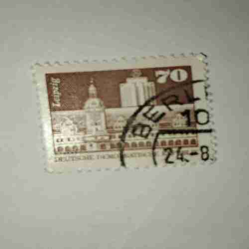DEUTSCHE DEMOKATISCHE REPUBLIK 70 POSTAGE STAMP DEUTSCHE DEMOKATISCHE REPUBLIK 70 POSTAGE STAMP