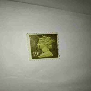 GREAT BRITAIN QUEEN ELIZABETH 19Pence POSTAGE STAMP GREAT BRITAIN QUEEN ELIZABETH 19Pence POSTAGE STAMP