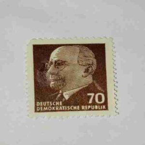 DEUTSCHE DEMOKATISCHE REPUBLIK 70 POSTAGE STAMP DEUTSCHE DEMOKATISCHE REPUBLIK 70 POSTAGE STAMP