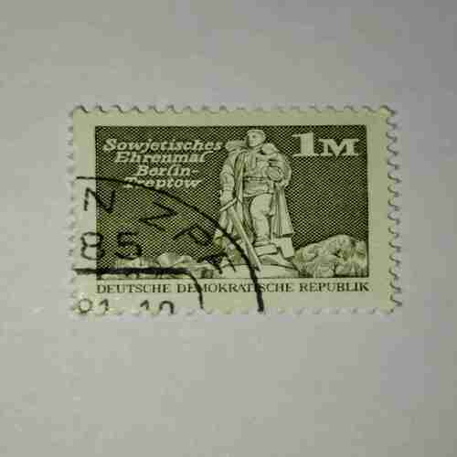 DEUTSCHE DEMOKATISCHE REPUBLIK 1M POSTAGE STAMP DEUTSCHE DEMOKATISCHE REPUBLIK 1M POSTAGE STAMP