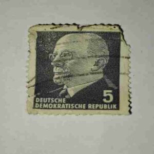DEUTSCHE DEMOKATISCHE REPUBLIK 5 POSTAGE STAMP DEUTSCHE DEMOKATISCHE REPUBLIK 5 POSTAGE STAMP