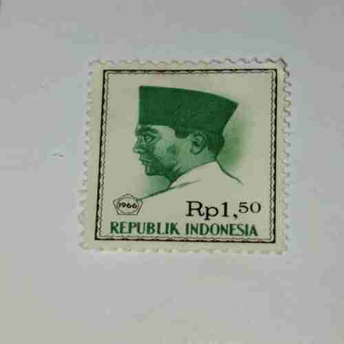 REPVBBLICA ITALIANA 1,50 POSTAGE STAMP REPVBBLICA ITALIANA 1,50 POSTAGE STAMP