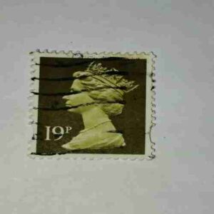 QUEEN ELIZABETH POSTAGE STAMP 19P QUEEN ELIZABETH POSTAGE STAMP 19P