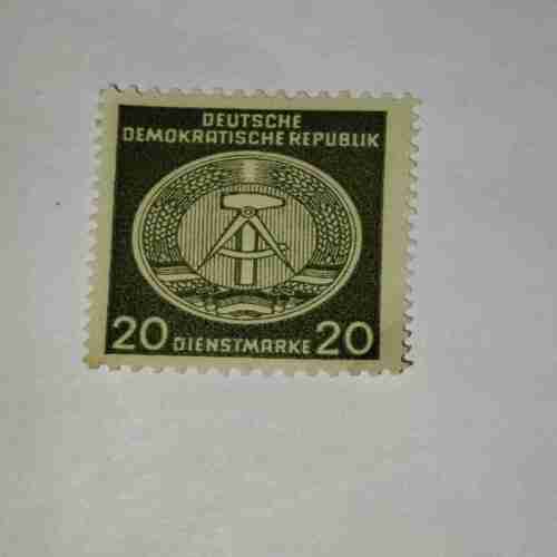 DEUTSCHE DEMOKATISCHE REPUBLIK 20 POSTAGE STAMP DEUTSCHE DEMOKATISCHE REPUBLIK 20 POSTAGE STAMP