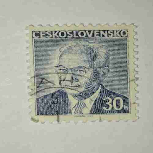 CESKOSLOVENSKO 30h POSTAGE STAMP CESKOSLOVENSKO 30h POSTAGE STAMP