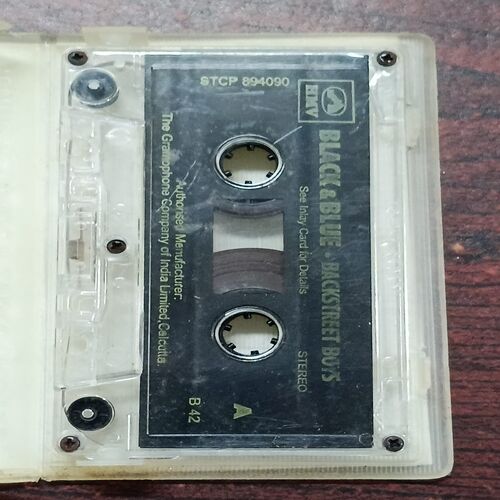 Document 2_162 AUDIO CASSETTES ; BLACK & BLUE - BACKSTREET BOYS