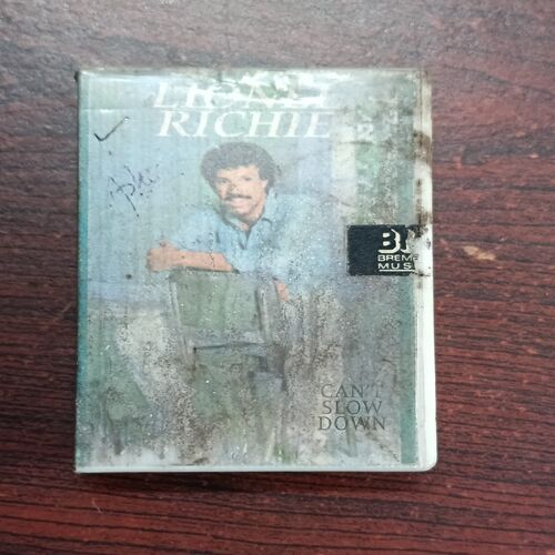 AUDIO CASSETTES ; LIONEL RICHIE