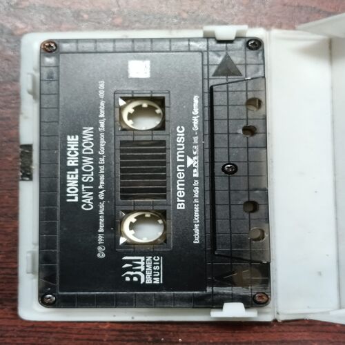 Document 2_54 AUDIO CASSETTES ; LIONEL RICHIE