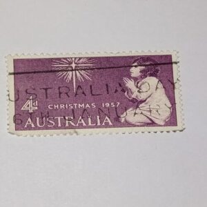 USED - AUSTRALIA 4d POSTAGE STAMP USED - AUSTRALIA 4d POSTAGE STAMP