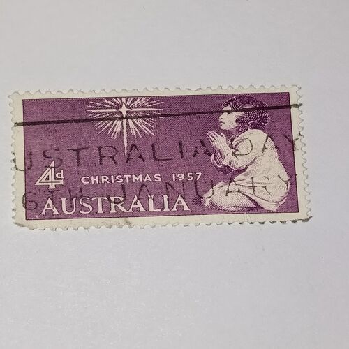 USED - AUSTRALIA 4d POSTAGE STAMP
