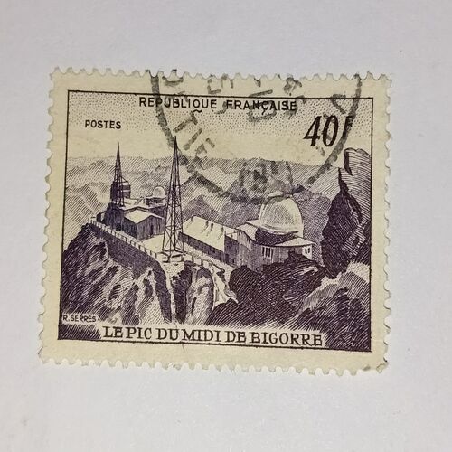 USED - REPUBLIQUE FRANCAISE 40 POSTAGE STAMP USED - REPUBLIQUE FRANCAISE 40 POSTAGE STAMP
