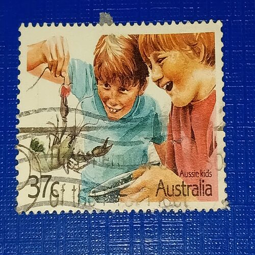 USED - AUSTRALIA 37C POSTAGE STAMP USED - AUSTRALIA 37C POSTAGE STAMP