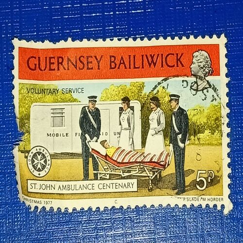 USED - GUERNSEY BAILIWICK 5 P POSTAGE STAMP USED - GUERNSEY BAILIWICK 5 P POSTAGE STAMP