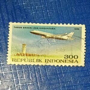 USED - REPUBLIK INDONESIA 300 POSTAGE STAMP USED - REPUBLIK INDONESIA 300 POSTAGE STAMP