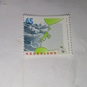 NEDERLAND 65C POSTAGE STAMP