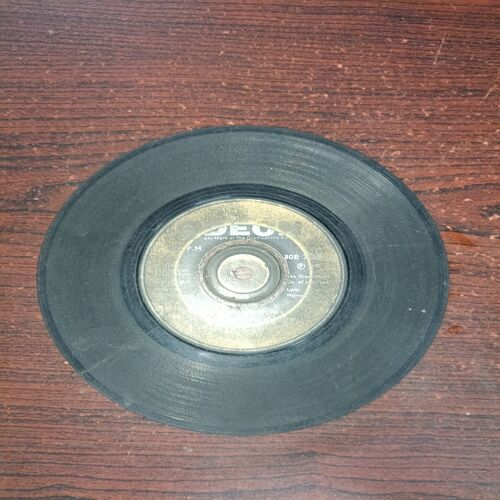 VINYL RECORDS (small) Hindi film : YADO KI BAARAAT, R.P.M , 45 VINYL RECORDS (small) Hindi film : YADO KI BAARAAT, R.P.M , 45
