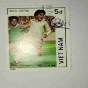 VIETNAMESE 5d POSTAGE , STAMP 1986 VIETNAMESE 5d POSTAGE , STAMP 1986
