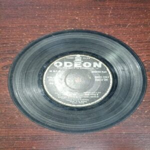 VINYL RECORDS (small) Hindi film : SHARMILEE, R.P.M . 45 (1971) VINYL RECORDS (small) Hindi film : SHARMILEE, R.P.M . 45 (1971)