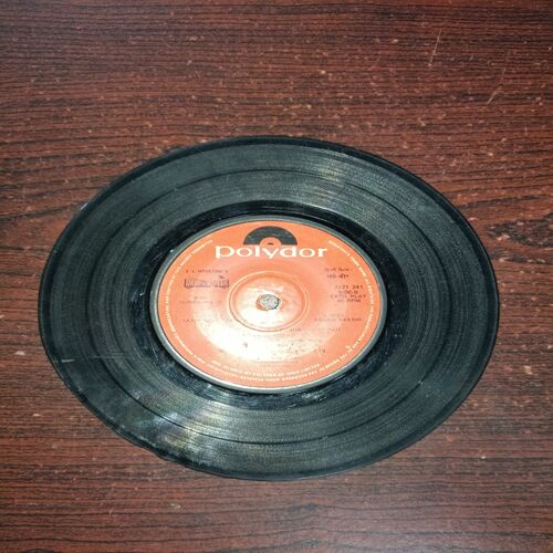 VINYL RECORDS (small) Hindi film : DHARAAM VEER, R.P.M , 45 (1976) VINYL RECORDS (small) Hindi film : DHARAAM VEER, R.P.M , 45 (1976)