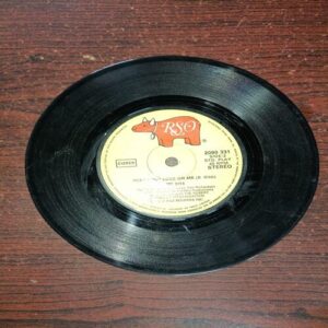 VINYL RECORDS (small) English film :BEE GEES ,TOO MUCH HEAVEN , R.P.M .45 VINYL RECORDS (small) English film :BEE GEES ,TOO MUCH HEAVEN , R.P.M .45