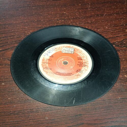 VINYL RECORDS (small) Hindi film :HINDI, R.P.M .45 (1979) VINYL RECORDS (small) Hindi film :HINDI, R.P.M .45 (1979)