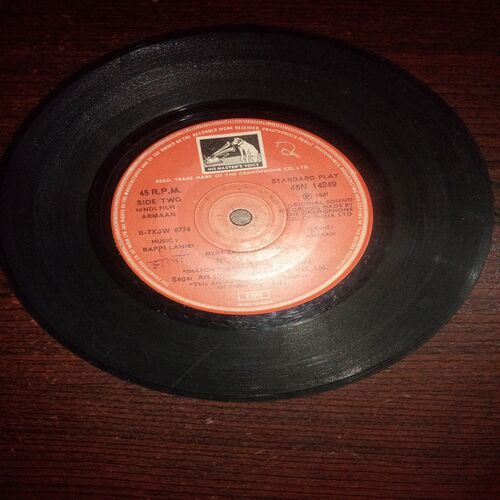 VINYL RECORDS (small) Hindi film : ARMAAN , 45RPM , 1981