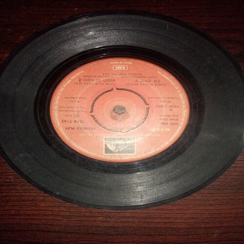 VINYL RECORDS (small) Hindi film : MAJBOOR , 45 R.P.M , 1975 VINYL RECORDS (small) Hindi film : MAJBOOR , 45 R.P.M , 1975
