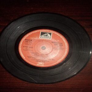 VINYL RECORDS (small) Hindi film : NOORIE , 45 R.P.M , 1979 VINYL RECORDS (small) Hindi film : NOORIE , 45 R.P.M , 1979