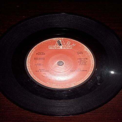 VINYL RECORDS (small) Hindi film : PUKAR , 45 R.P.M , 1983 VINYL RECORDS (small) Hindi film : PUKAR , 45 R.P.M , 1983