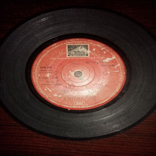 VINYL RECORDS (small) Hindi film : PARAVARISH , 45 R.P.M , 1977 VINYL RECORDS (small) Hindi film : PARAVARISH , 45 R.P.M , 1977