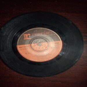 VINYL RECORDS (small) : NANCY SINATRA & LEE HAZLEWOOD , 1967 VINYL RECORDS (small) : NANCY SINATRA & LEE HAZLEWOOD , 1967
