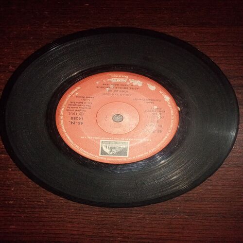 VINYL RECORDS (small) Hindi film : FIFFTY FIFFTY , 45RPM VINYL RECORDS (small) Hindi film : FIFFTY FIFFTY , 45RPM