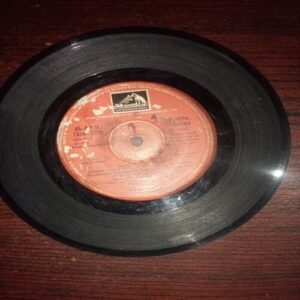 VINYL RECORDS (small) Hindi film (MR NATWARLAL) DHARM VEER ,7EPE7 565 , R.P.M , 45 VINYL RECORDS (small) Hindi film (MR NATWARLAL) DHARM VEER ,7EPE7 565 , R.P.M , 45