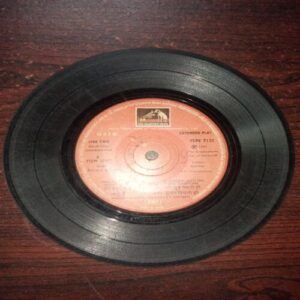 VINYL RECORDS (small) Hindi film : DHARMATMA , 45 R.P.M , 1975 VINYL RECORDS (small) Hindi film : DHARMATMA , 45 R.P.M , 1975