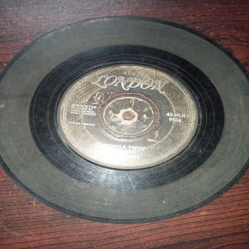 VINYL RECORDS (small) HOLLIWOOD , 45 R.P.M VINYL RECORDS (small) HOLLIWOOD , 45 R.P.M