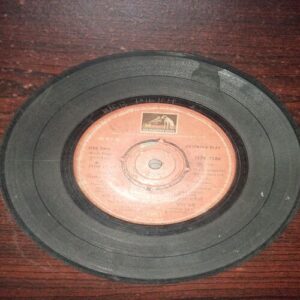 VINYL RECORDS (small) Hindi film : SANYASI , 45 R.P.M, 1975 VINYL RECORDS (small) Hindi film : SANYASI , 45 R.P.M, 1975