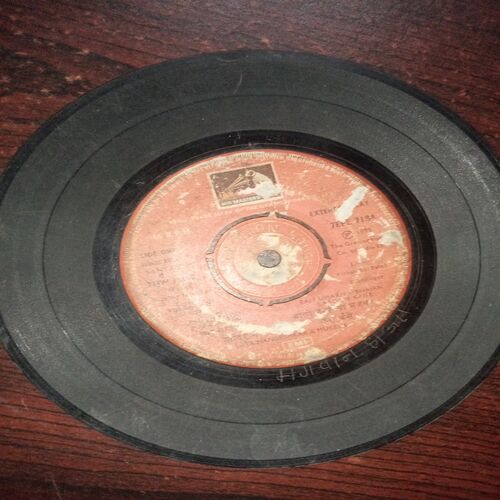 VINYL RECORDS (small) Hindi film : SANYASI , 45 R.P.M, 1975 VINYL RECORDS (small) Hindi film : SANYASI , 45 R.P.M, 1975