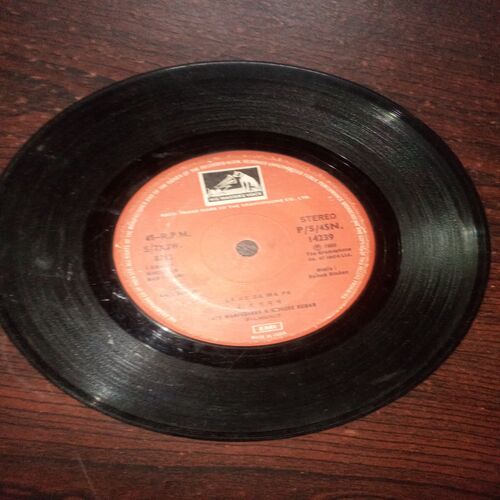VINYL RECORDS (small) : SINDHI DEVOTIONAL , 45 R.P.M