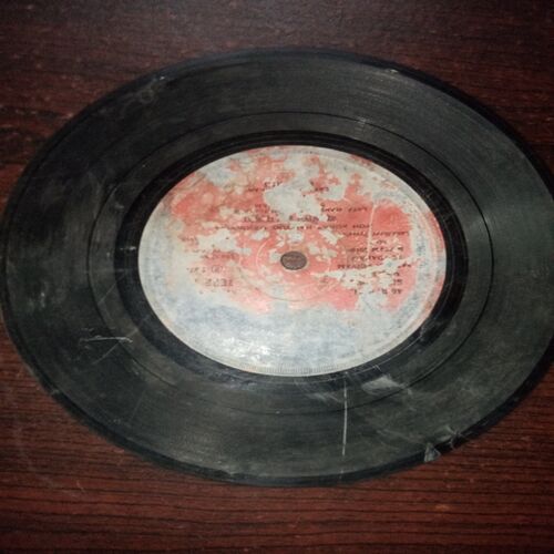 VINYL RECORDS (small) VINYL RECORDS (small)