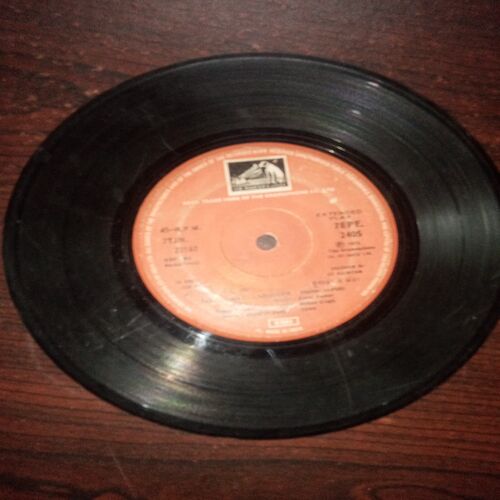 VINYL RECORDS (small) : RAJASTHAN , 45 R.P.M VINYL RECORDS (small) : RAJASTHAN , 45 R.P.M